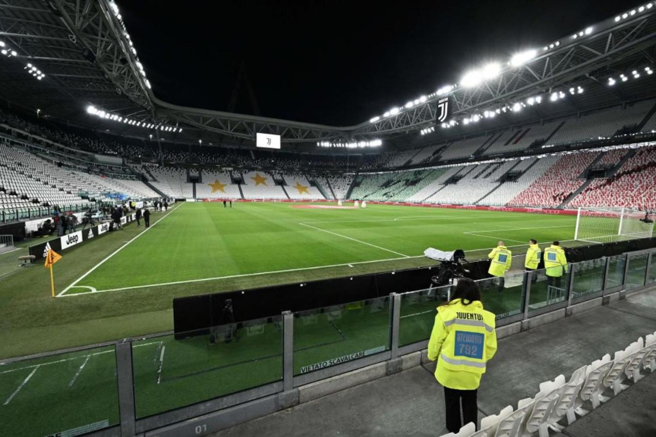 Tra Stadio E Storia - Fronte Allianz Stadium Juventus Venaria Reale Exterior photo
